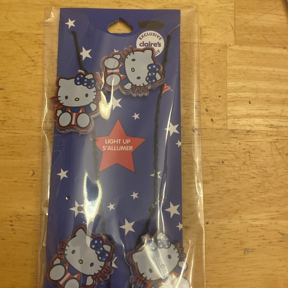 NWT Hello Kitty light up patriotic necklace Acrylic charms on wire NWT - Picture 6 of 8